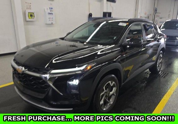 Black Metallic 2025 Chevrolet Trax LT FWD SUV / Crossover Front-Wheel Drive 6-Speed Automatic