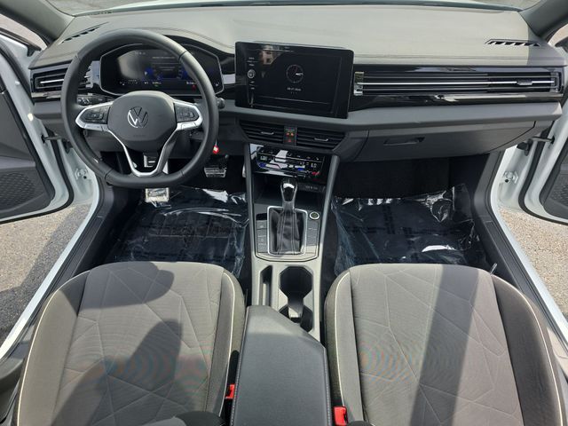 Used 2025 White Volkswagen 1.5T Sport image 10