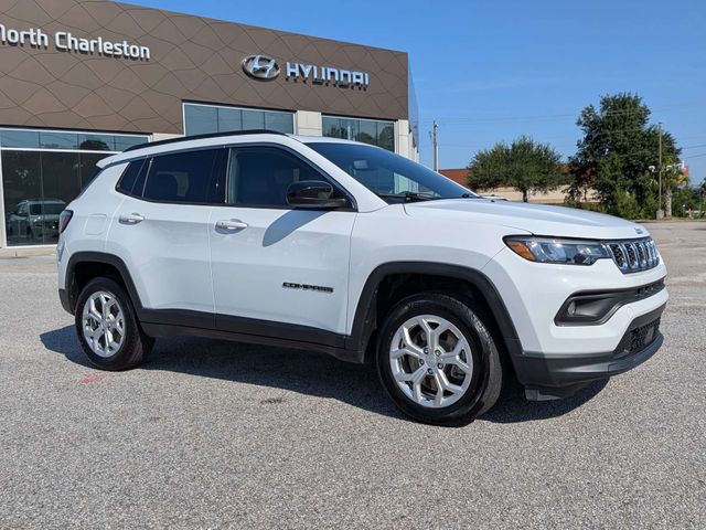 Bright White Clearcoat 2024 Jeep Compass SUV / Crossover Four-Wheel Drive 8-Speed Automatic