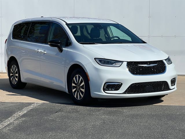 Bright White Clearcoat 2024 Chrysler Pacifica Hybrid Select FWD Minivan Front-Wheel Drive Continuously Variable Transmission