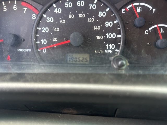 2002 Silver Metallic Chevrolet Tracker Base 4X4 SUV