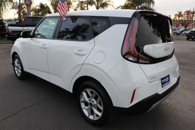 2023 Kia Soul LX 4