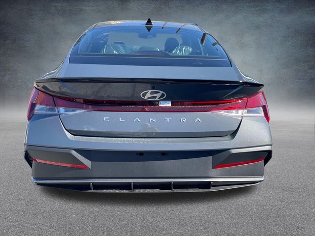 2025 Hyundai Elantra SEL 4