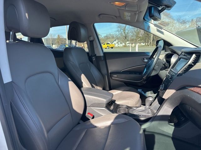 Used 2018 White Hyundai 2.4 Base image 33