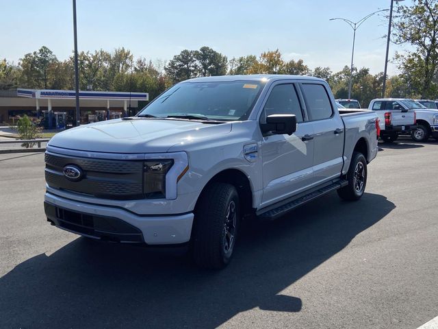 2023 Ford F-150 Lightning XLT 8