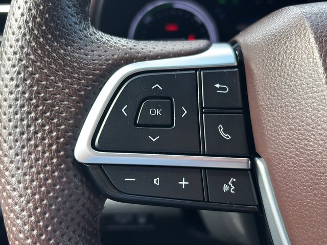 Used 2023 Toyota Sienna Van