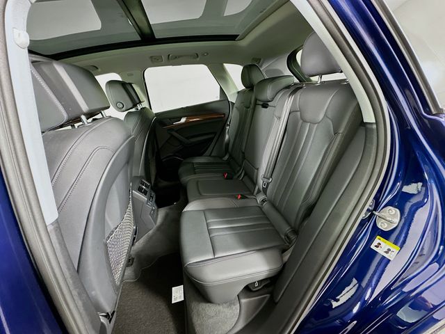 Thumbnail: 2022 Audi Q5 - 25