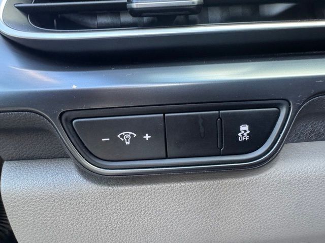 Used 2025  Kia LXS image 22