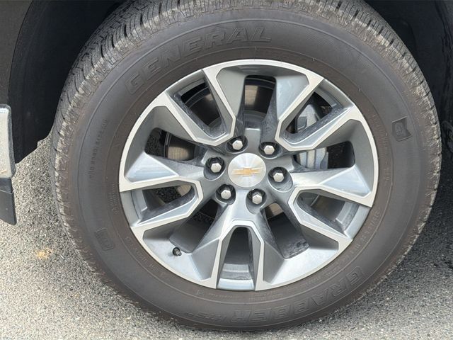 Used 2025 Black Chevrolet LT image 8