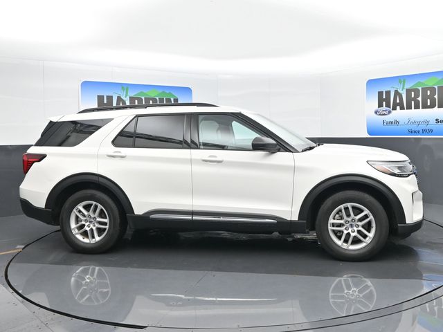2025 Ford Explorer Active photo