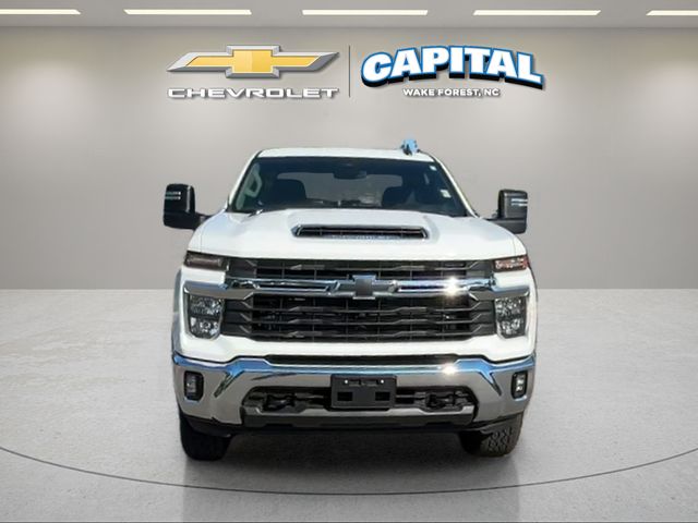 Used 2025 White Chevrolet LT image 8