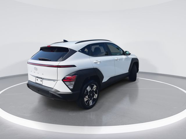 Used 2025 White Hyundai SEL image 8