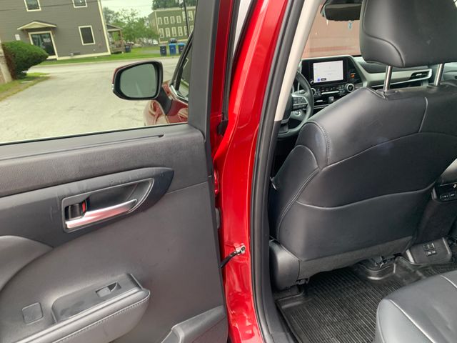 Used 2023 Toyota Highlander SUV