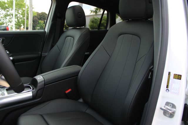 New 2026 White Mercedes-Benz GLA 250 image 19