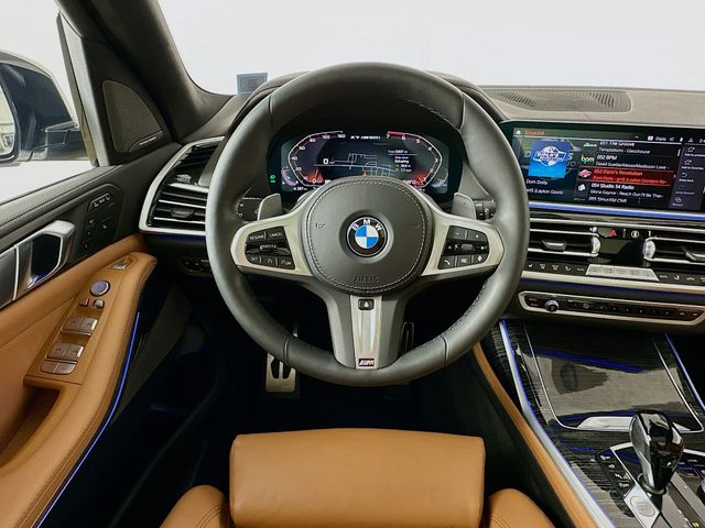 2022 BMW X7 M50i 11