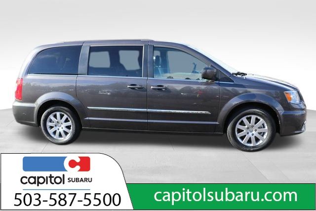 2015 Chrysler Town & Country Touring 17