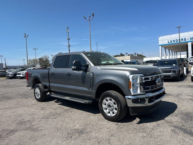 2024 Ford F-350 Super Duty XLT Crew Cab 4WD