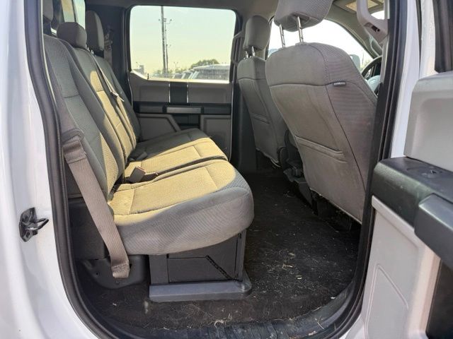 2018 Oxford White Ford Super Duty F-350 DRW XLT DRW 4X4 Chassis