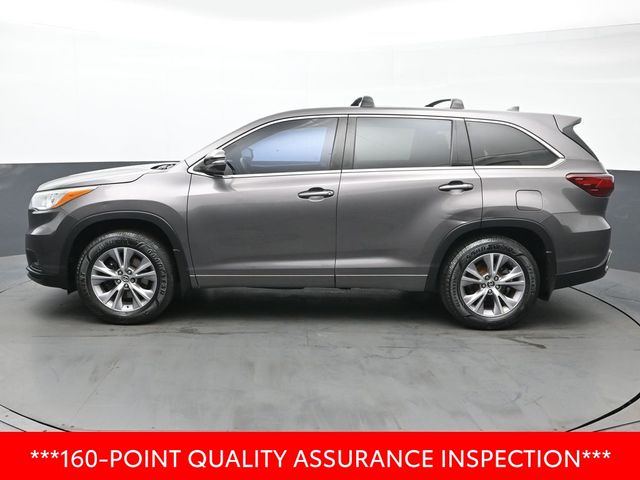 2016 Toyota Highlander LE Plus V6 4