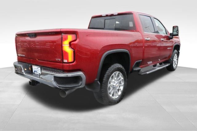 2025 Chevrolet Silverado 3500HD LTZ 18