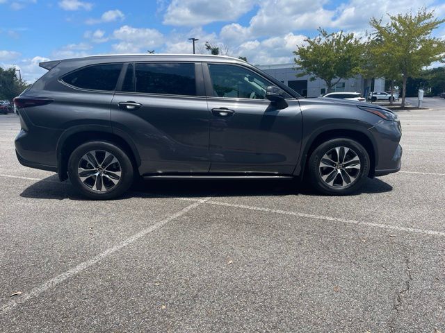 Used 2025 Toyota Highlander SUV