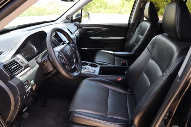 2023 Honda Ridgeline RTL Black at Community Honda