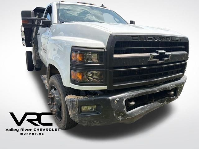 Summit White 2021 Chevrolet Silverado 4500HD Pickup Truck 6-Speed Automatic