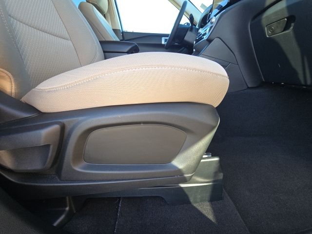 2024 Ford Explorer Base:B02084