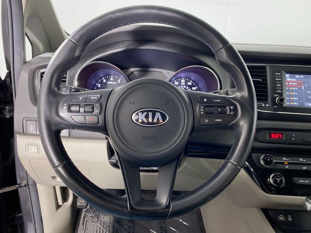 2017 Kia Sedona LX 9