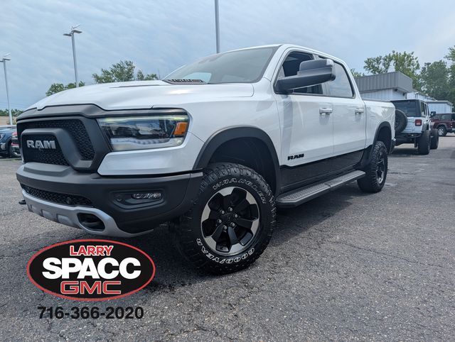 Bright White Clearcoat 2022 RAM 1500 Pickup Truck Four-Wheel Drive 8-Speed Automatic