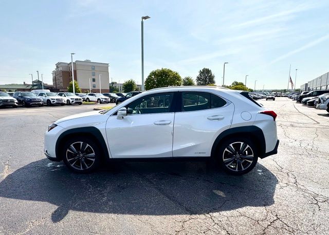 Used 2020 White Lexus 250h Base image 4