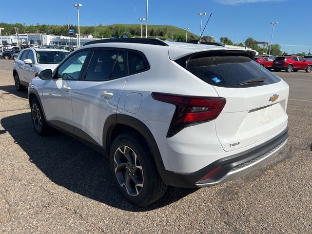 2024 Summit White Chevrolet Trax LT FWD SUV