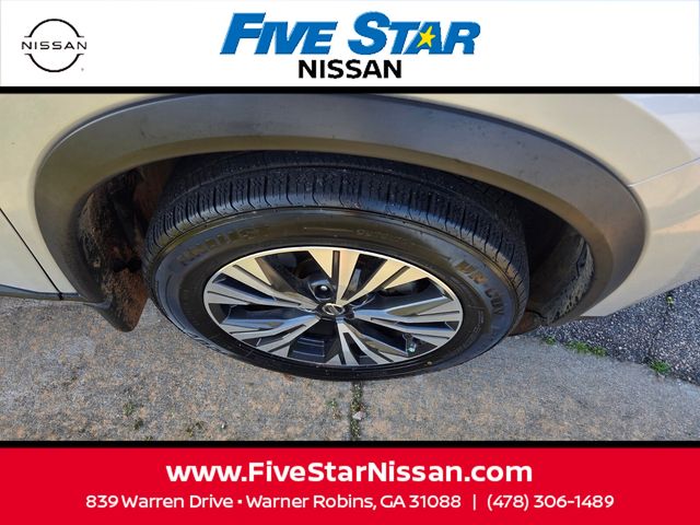 Used 2021 Silver Nissan SV image 16