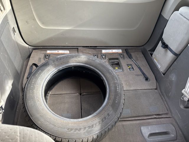 2015 White Toyota Sienna LE FWD Van