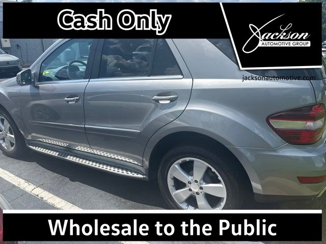Palladium Silver Metallic 2011 Mercedes-Benz M-Class SUV / Crossover Rear-Wheel Drive 7-Speed Automatic