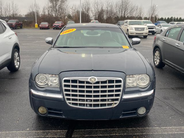 2007 Chrysler 300C Base 2