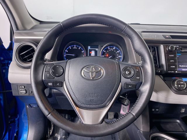 2017 Toyota RAV4 XLE 10