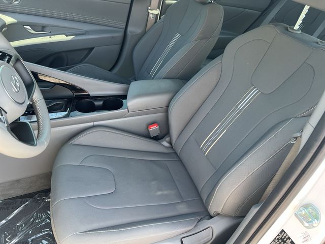Used 2025 White Hyundai SEL Sport image 40
