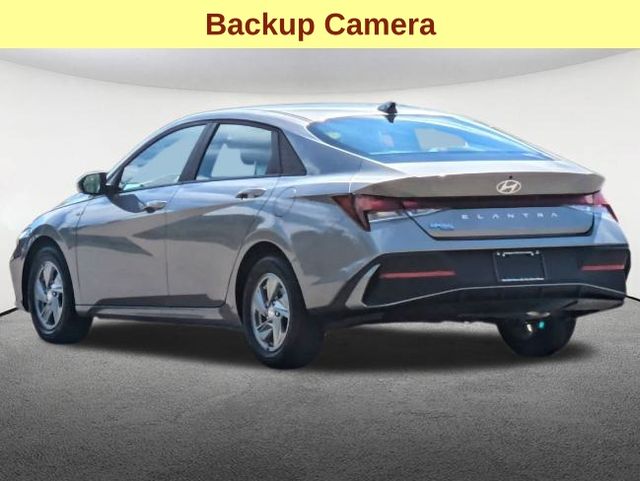 2024 Hyundai Elantra SE 7