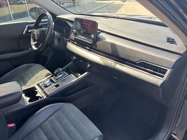 2024 Mitsubishi Outlander SE - 11