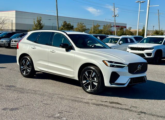 2026 Volvo XC60 B5 Plus