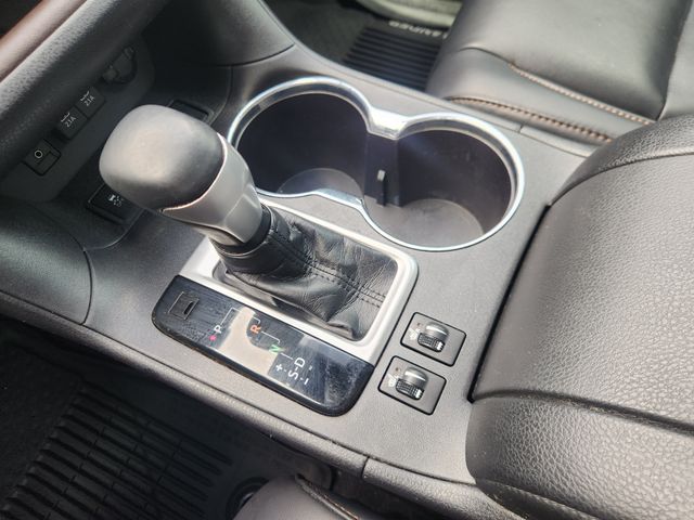 2019 Toyota Highlander XLE White at Legacy Ford