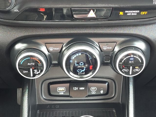 2024 Hyundai Venue Limited:B01873