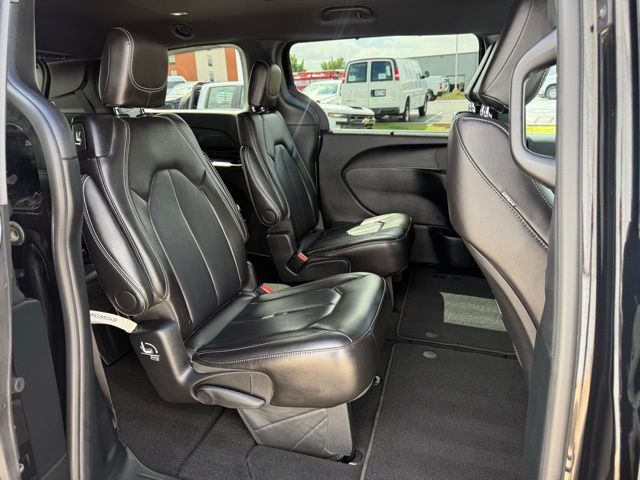 used 2026 Chrysler Pacifica car, priced at $34,996
