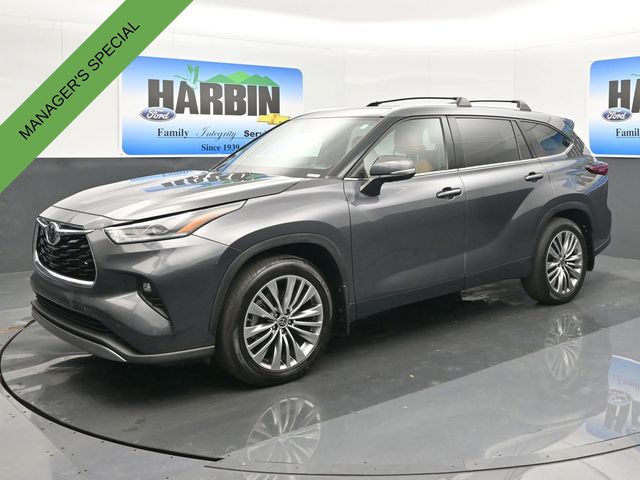 2022 Toyota Highlander Platinum photo