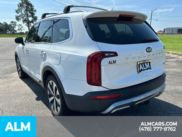 Used 2020 White Kia S image 8
