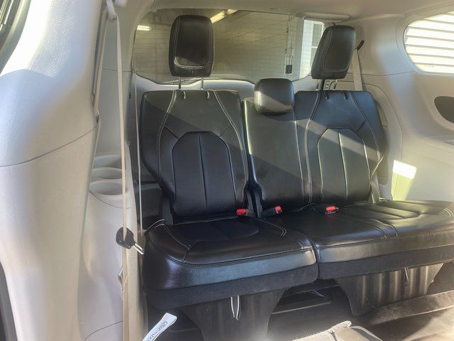 Used 2024 Chrysler Pacifica Van