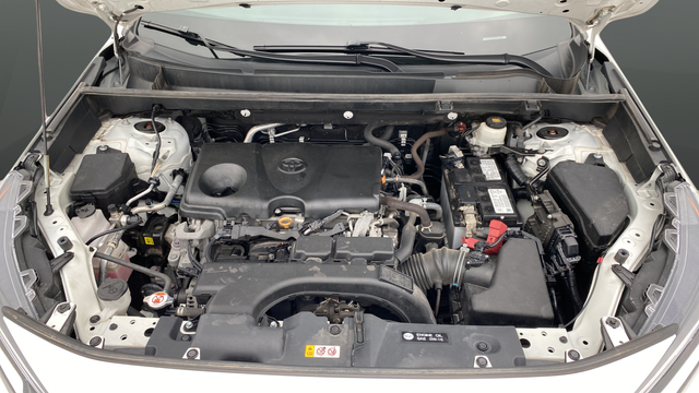 Used 2020 White Toyota XLE Premium image 28