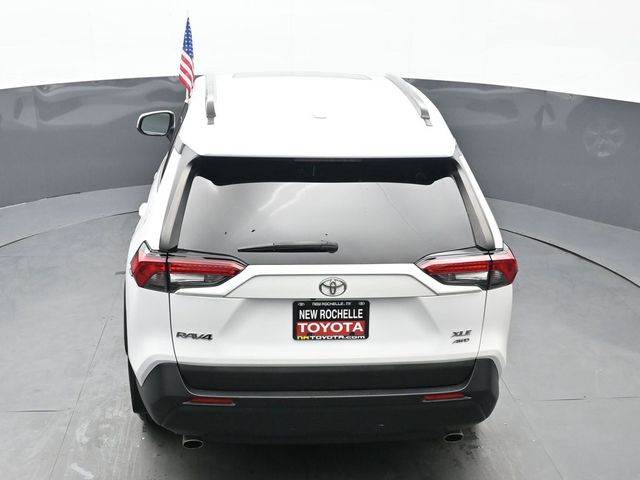 2021 Toyota RAV4 XLE 42