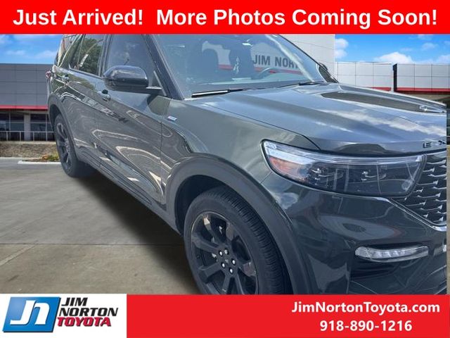 2023 Ford Explorer ST-LINE 4WD's photo